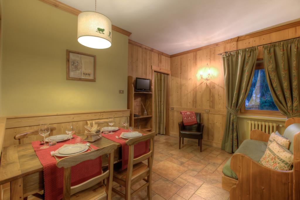 B&B Residence Checrouit Courmayeur Quarto foto