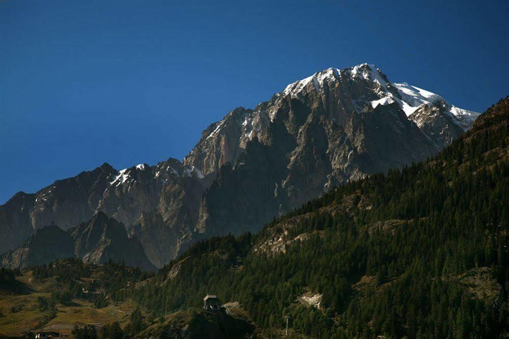 B&B Residence Checrouit Courmayeur Exterior foto