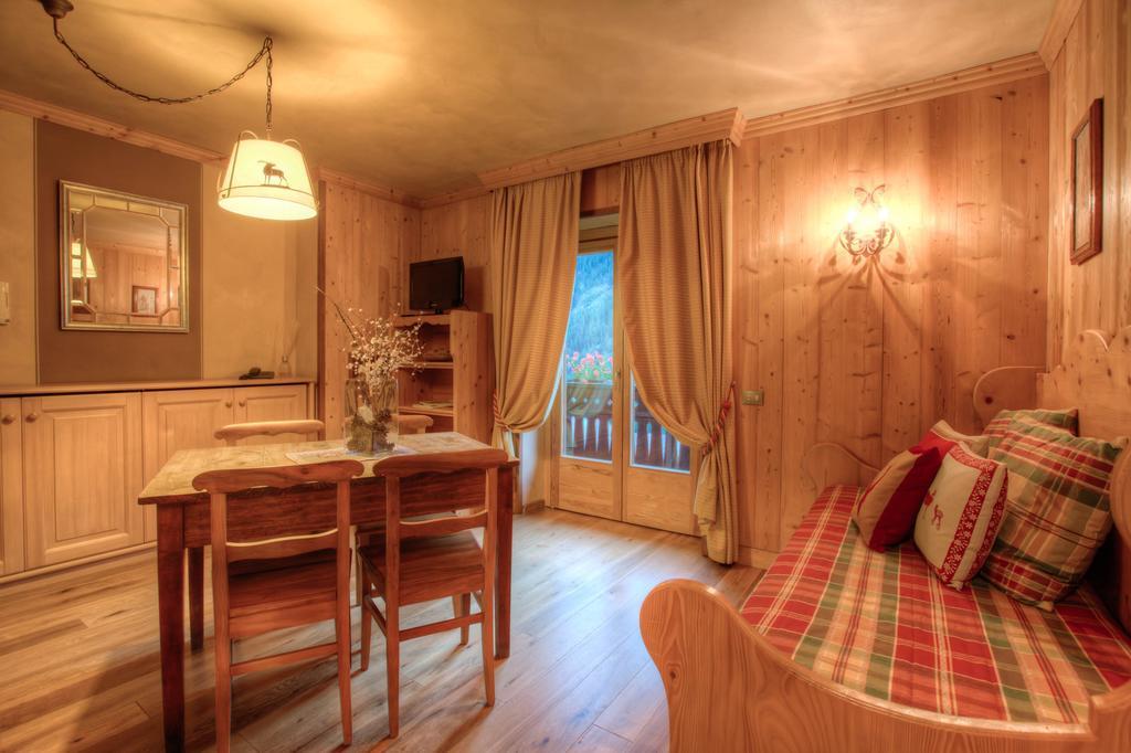 B&B Residence Checrouit Courmayeur Quarto foto