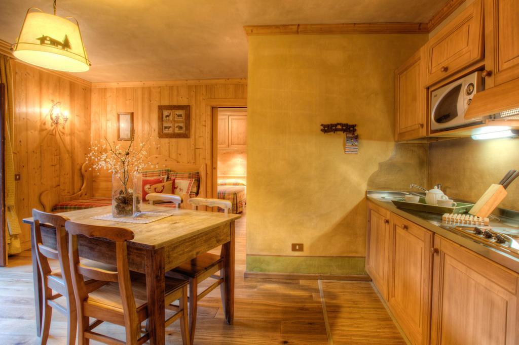 B&B Residence Checrouit Courmayeur Quarto foto